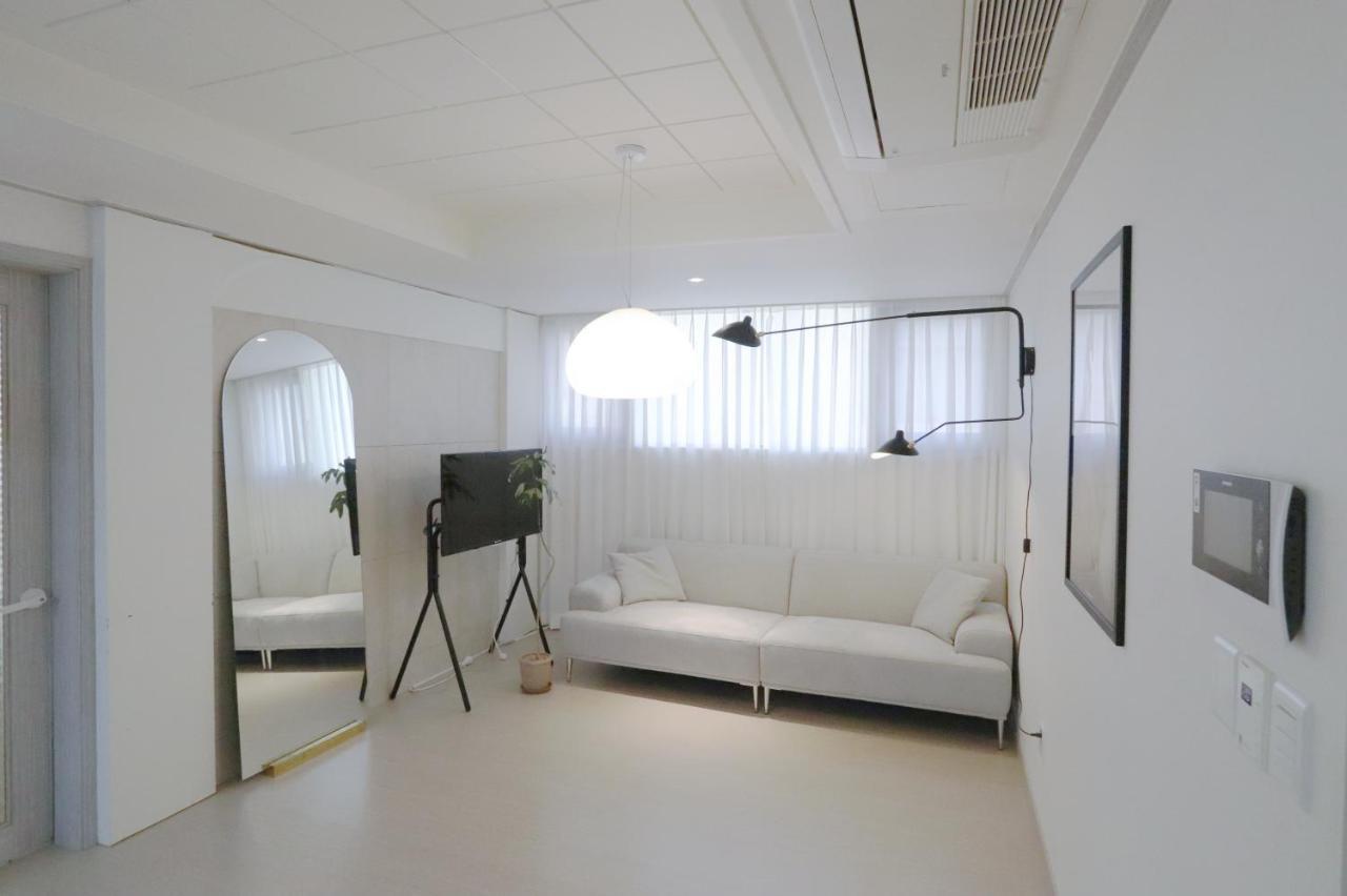 Apartamento Lovely House Hongdae Seúl Exterior foto