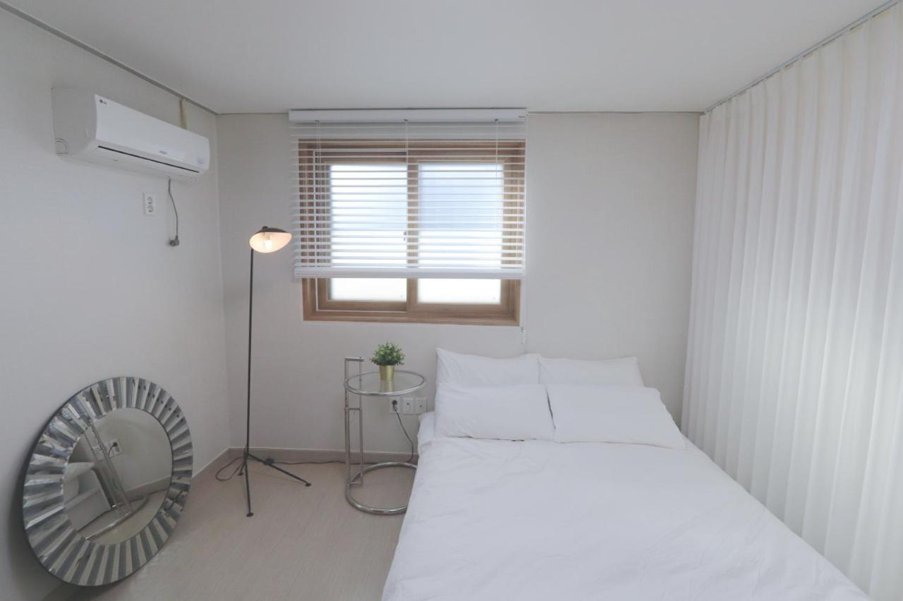 Apartamento Lovely House Hongdae Seúl Exterior foto