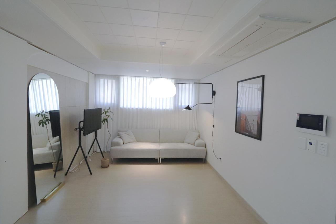 Apartamento Lovely House Hongdae Seúl Exterior foto